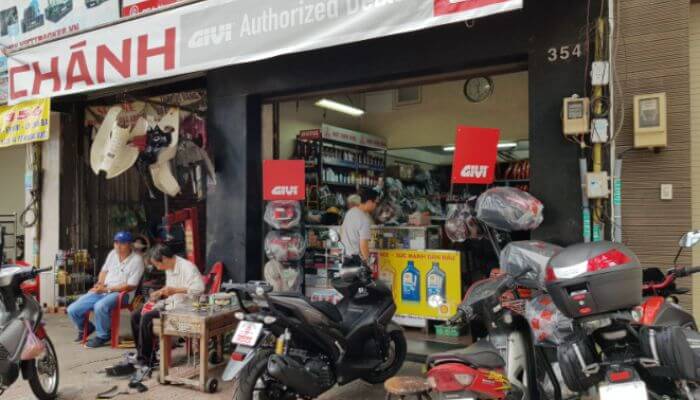 Cửa hàng linh kiện xe máy chính hãng tại quận 10